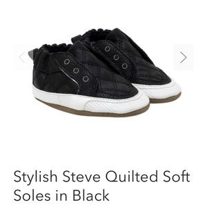 NWT Robeez first kicks style Steve shoes in black. Size 0-6 months